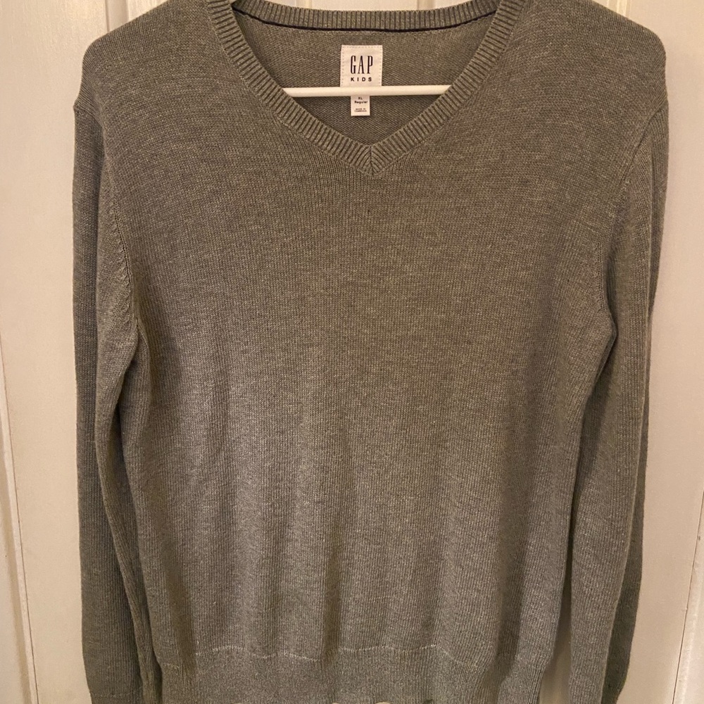 GAP Boys XL or 12-13 V Neck Sweater